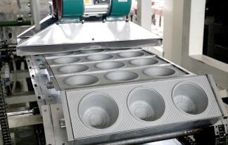 山東餐盒機(jī)哪家性?xún)r(jià)比高，真空成型機(jī)廠家推薦